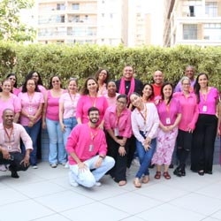 Equipe do Centro Universitário Assunção reforça a importância do Outubro Rosa.