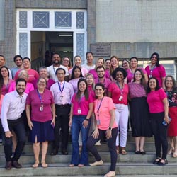 Equipe do Campus Sorocaba reforça a importância do Outubro Rosa.