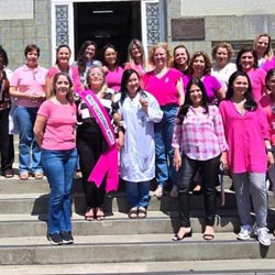 Equipe do Campus Sorocaba reforça a importância do Outubro Rosa.