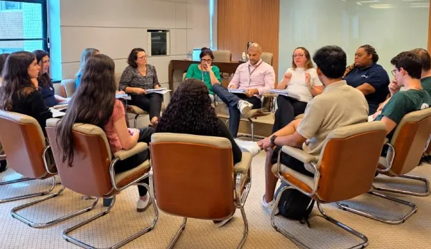 FUNDASP recebe estudantes para tratar de incidente no restaurante universitário da PUC-SP
