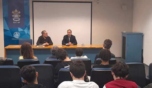 Ex-aluno e diretor da CBN faz palestra sobre carreira e o projeto “Universidade no Ar”