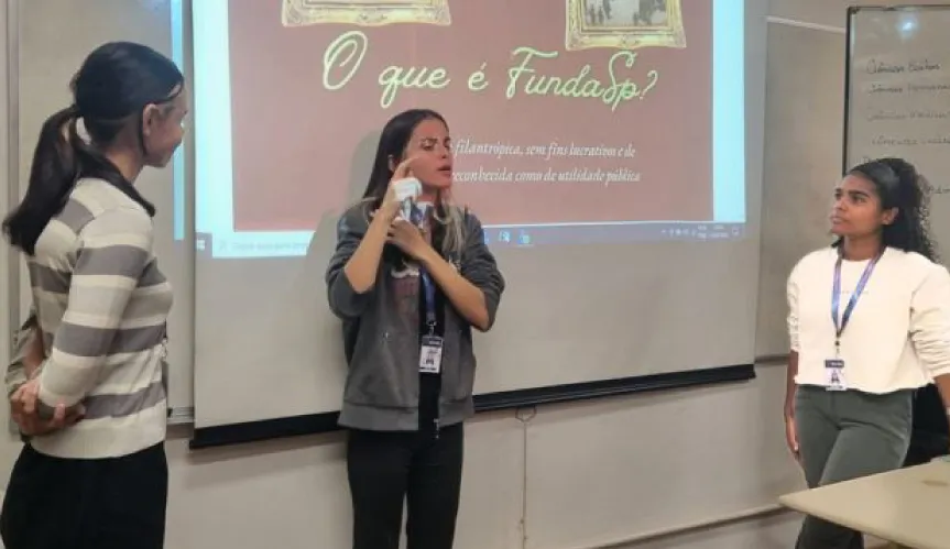 Imagem jovens palestra